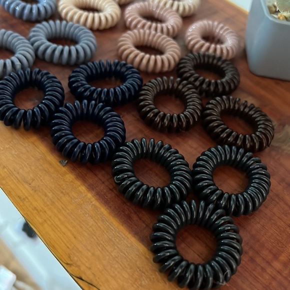 18 piece Tele Cord Scrunchie Pony Tail Holder Set - Picture 3 of 5